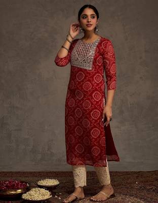 Red women bandhani printed sequinned georgette kurta 1