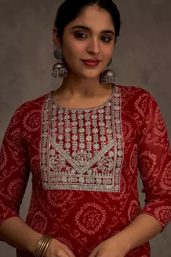 Red women bandhani printed sequinned georgette kurta