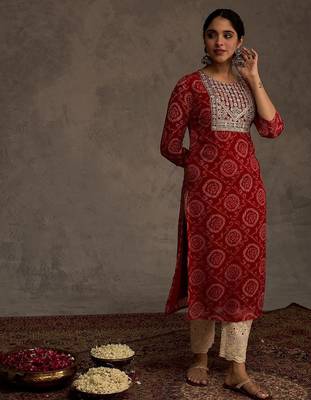 Red women bandhani printed sequinned georgette kurta 4
