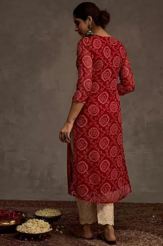 Red women bandhani printed sequinned georgette kurta