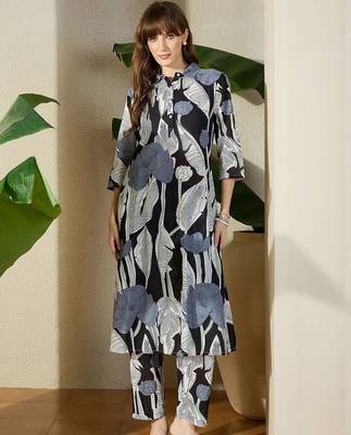 Black women floral printed cotton kurta with trousers 1