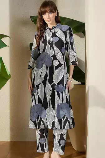Black women floral printed regular pure cotton kurta with trousers