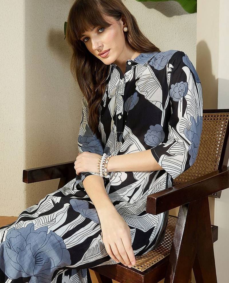 Black women floral printed regular pure cotton kurta with trousers