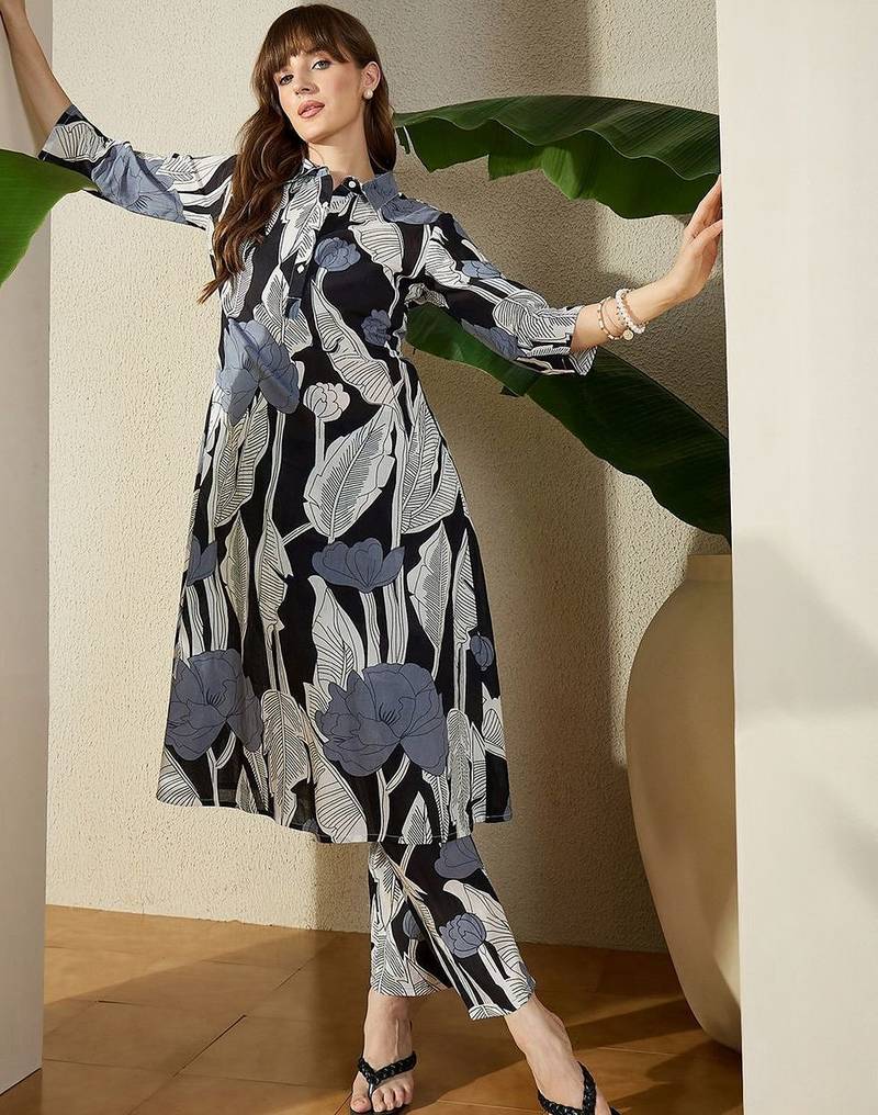 Black women floral printed regular pure cotton kurta with trousers