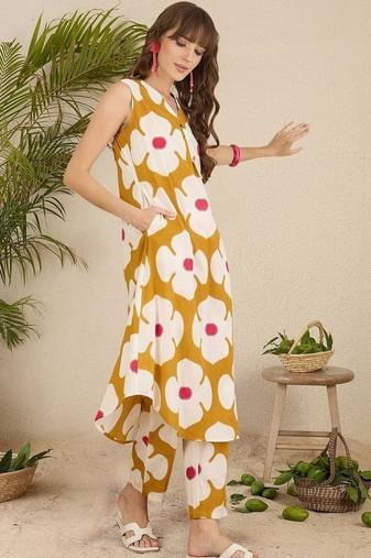Mustard women floral printed regular pure cotton kurta with trousers