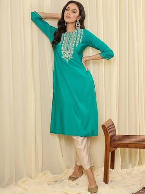 Blue women ethnic motifs embroidered indigo kurta 4