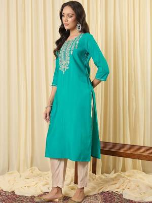 Blue women ethnic motifs embroidered indigo kurta 5