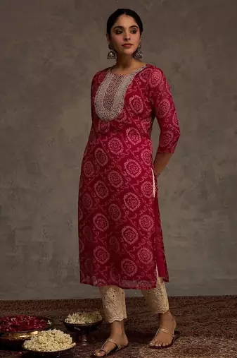 Pink women bandhani printed sequinned georgette straight kurta