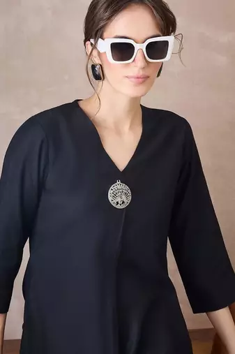 Black women regular liva kurta with trousers