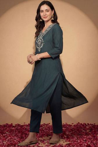 Teal women ethnic motifs embroidered regular kurta with trousers