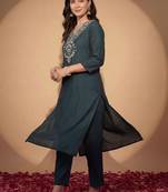 Teal women ethnic motifs embroidered regular kurta with trousers