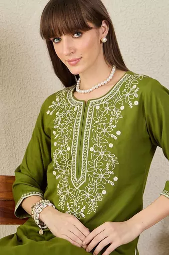 Green women floral embroidered thread work kurta