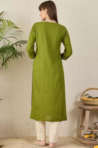 Green women floral embroidered thread work kurta