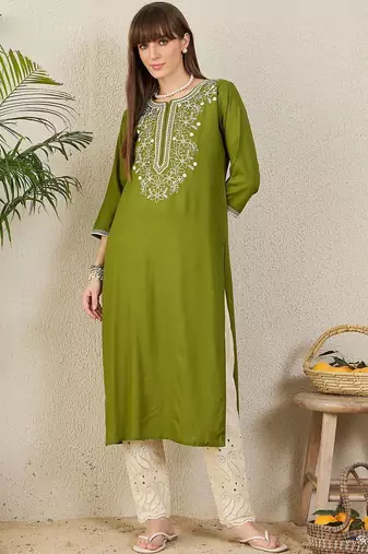 Green women floral embroidered thread work kurta