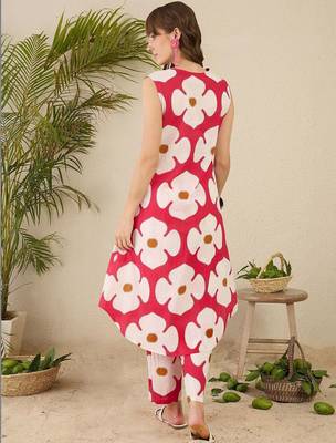 Red women floral printed cotton kurta with trousers 4