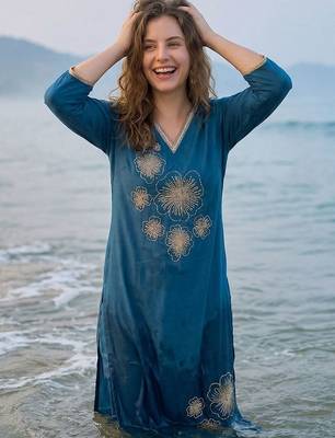 Teal women floral embroidered thread work kurta with trousers 1