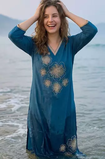 Teal women floral embroidered regular thread work kurta with trousers