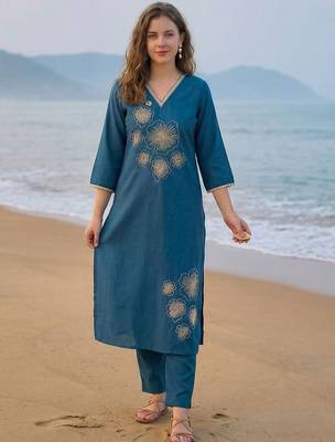 Teal women floral embroidered thread work kurta with trousers 2