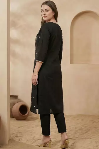 Black women ethnic motifs embroidered regular thread work kurta with trousers