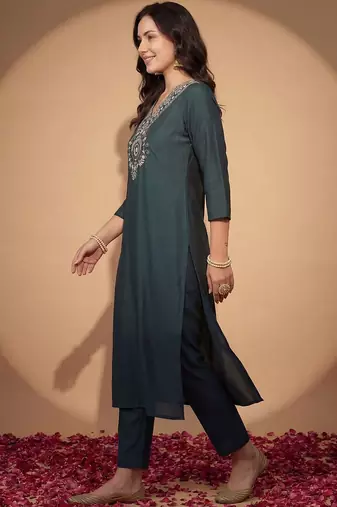 Green women ethnic motifs embroidered regular kurta with trousers