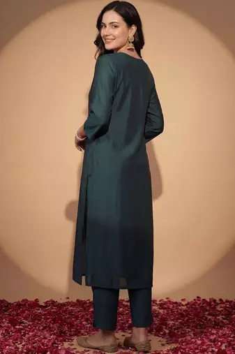 Green women ethnic motifs embroidered regular kurta with trousers