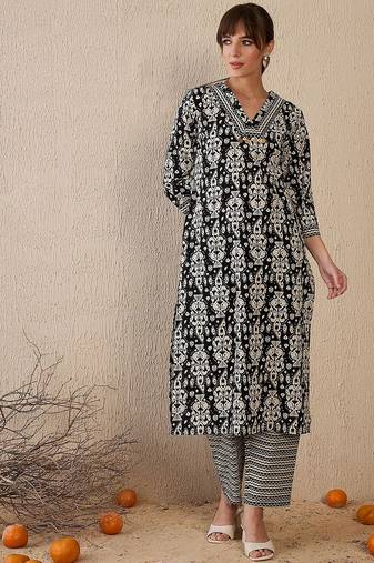 Black ethnic motifs printed v neck kurta with trousers