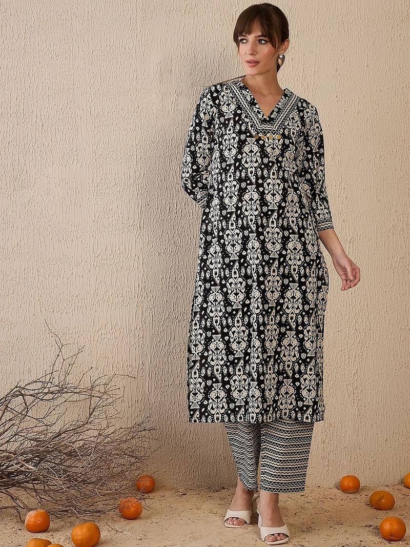 Black ethnic motifs printed v neck kurta with trousers