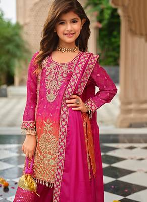 Pink chinon with embroidery 3