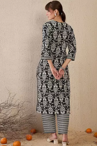 Black ethnic motifs printed v neck kurta with trousers