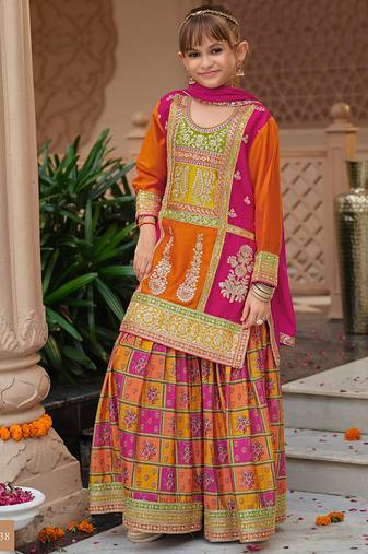 Multicolor chinon with embroidery