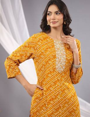 Mustard women bandhani embroidered round neck sequinned kurta 2
