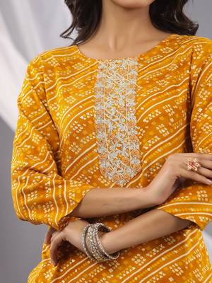 Mustard women bandhani embroidered round neck sequinned kurta 3