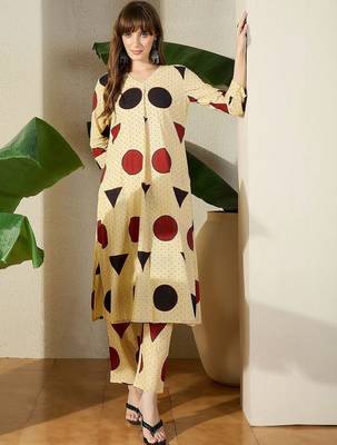 Off white women printed pleated cotton kurta with trousers 4