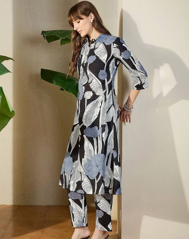 Black women floral printed regular pure cotton kurta with trousers