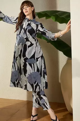 Black women floral printed regular pure cotton kurta with trousers