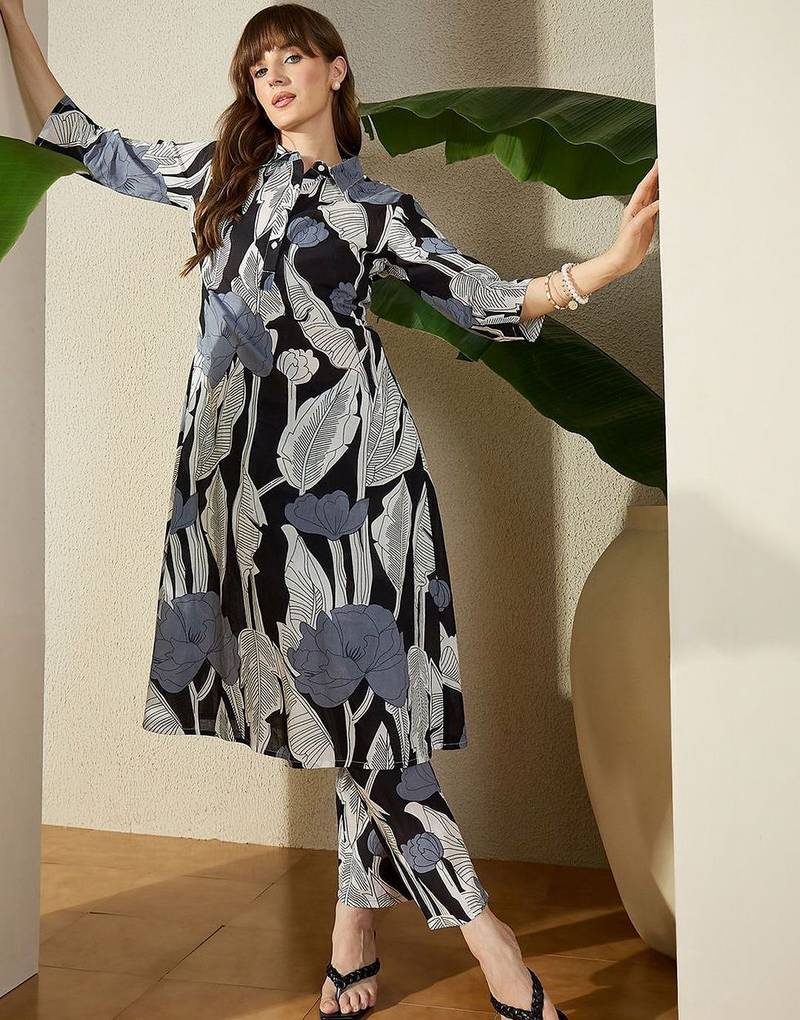 Black women floral printed regular pure cotton kurta with trousers