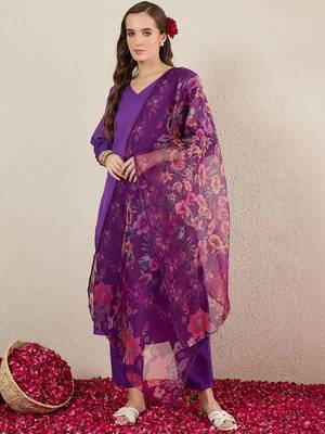 Purple women floral regular kurta with trousers & with dupatta 4
