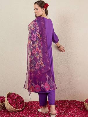 Purple women floral regular kurta with trousers & with dupatta 5
