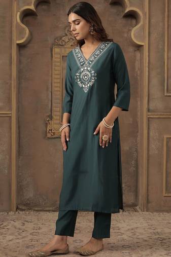 Teal ethnic motifs yoke design v-neck thread work straight kurta with trousers