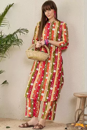 Red women geometric printed cotton kurta with palazzos