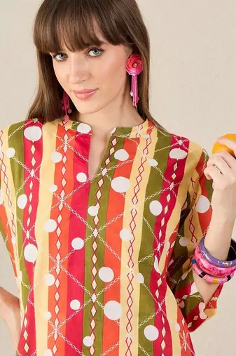 Red women geometric printed cotton kurta with palazzos