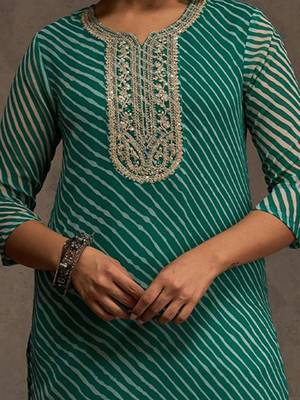 Sea green women leheriya printed screen print festive straight kurta 3