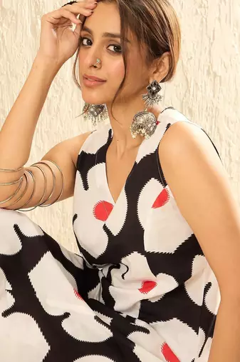 Black women floral printed regular pure cotton kurta with trousers