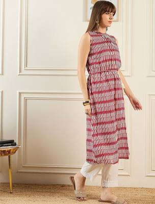 Red geometric printed a-line kurta 3