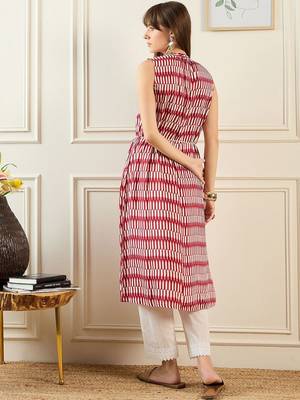 Red geometric printed a-line kurta 4