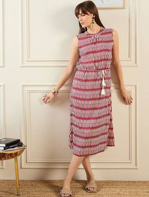 Red geometric printed a-line kurta 5
