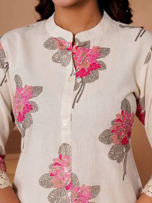 Off white women floral printed indie florals kurta 4