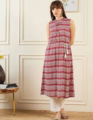 Red geometric printed round neck a-line kurta 1