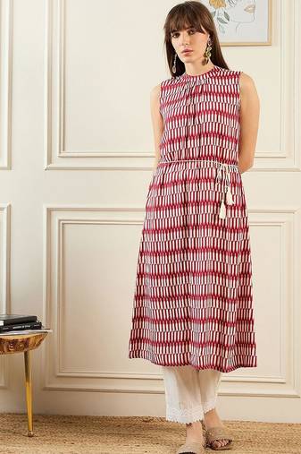 Red geometric printed round neck a-line kurta