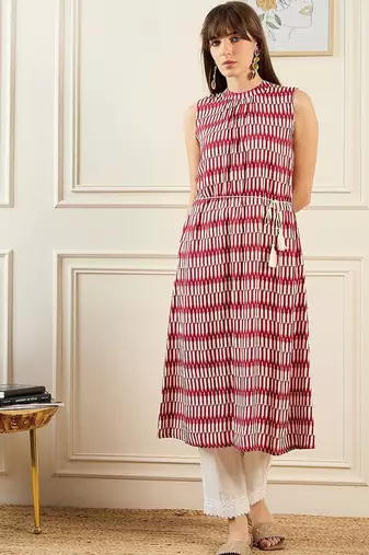 Red geometric printed round neck a-line kurta